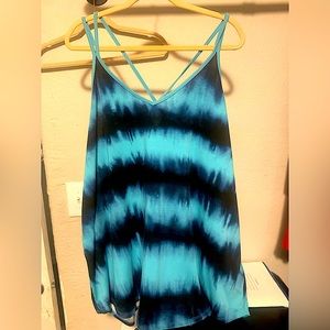 2 Lularoe daniella tanks